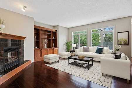 12485 Crestmont Blvd SW Calgary, AB T3B 5Z8