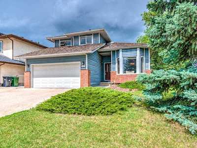 105 Deer River Place SE Calgary, AB T2J 6Y6