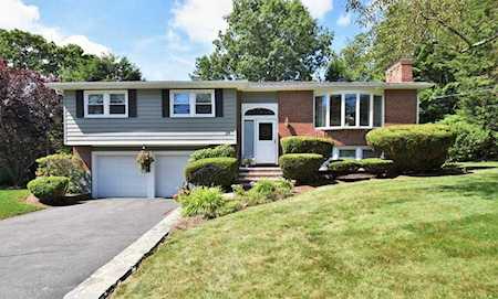 24 Inverness Rd Norwood, MA 02062