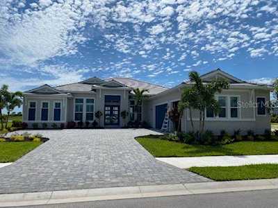 8263 Redonda LOOP Bradenton, FL 34202