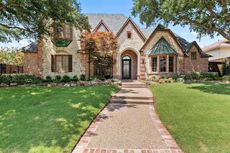 5217 Lakecreek Court Plano, TX 75093
