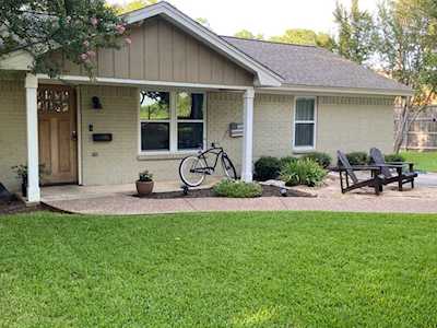 900 W College Street Grapevine, TX 76051