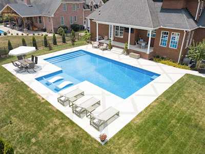 1025 Heathrow Dr Hendersonville, TN 37075
