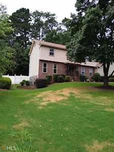 1349 Chesapeake Dr Lilburn, GA 30047