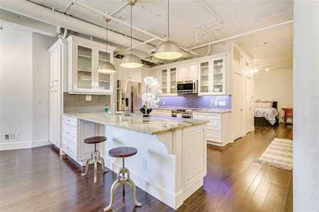 910 Houston Street #203 Fort Worth, TX 76102