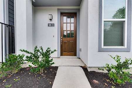 916 W 35th St Houston, TX 77018