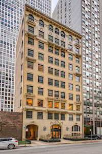 257 E Delaware Place #10AB Chicago, IL 60611