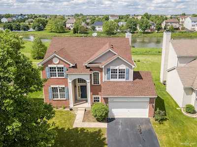 2164 Wilson Creek Circle Aurora, IL 60503