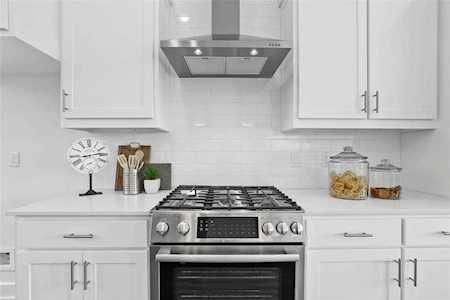 160 W Canty #202 Dallas, TX 75208