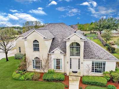 9001 Ranch Bluff Court Benbrook, TX 76126