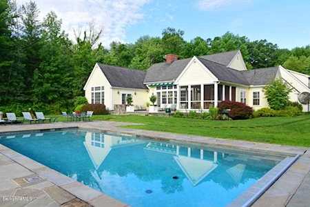 21 Creamery Rd Egremont, MA 01230
