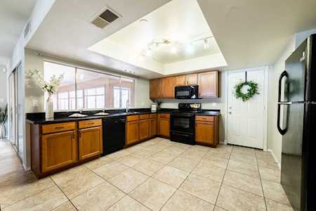 5003 W Mercer Lane Glendale, AZ 85304