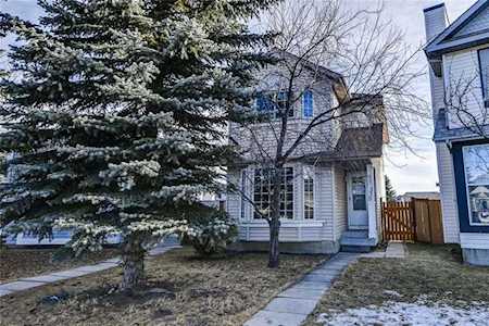 339 Coverdale Ct NE Calgary, AB T3K 4J8
