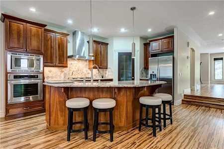 1734 28 St SW Calgary, AB T3C 1L9