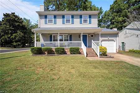 971 Old Coach Ln Newport News, VA 23608