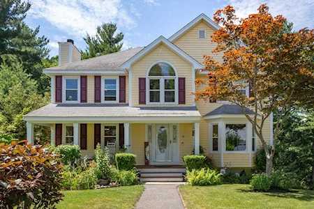 10 Arthur G Pernokas Dr Woburn, MA 01801