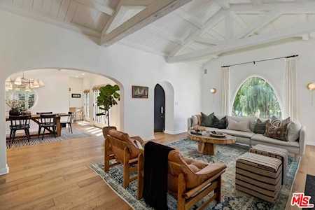 850 Masselin Avenue Los Angeles, CA 90036