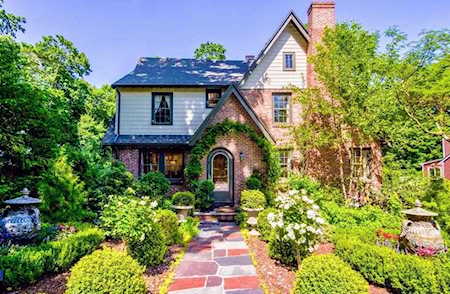 42 Longfellow Rd Wellesley, MA 02481