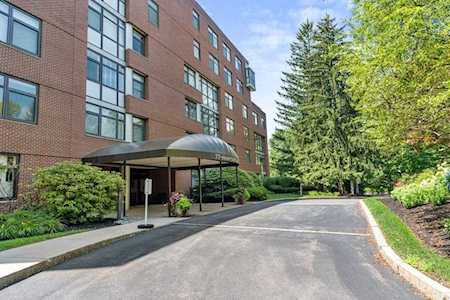 77 Florence St #106 Newton, MA 02467