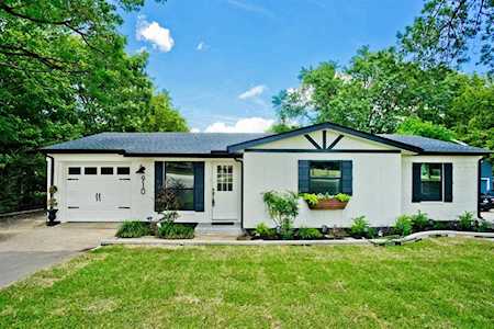 910 W College Street Grapevine, TX 76051