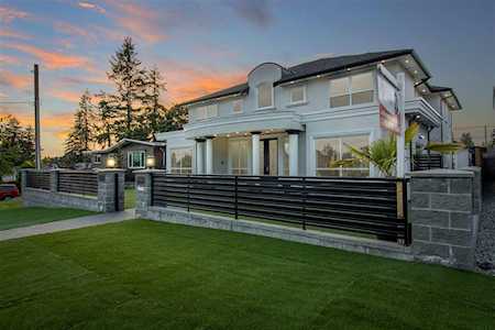 1421 Smith Avenue Coquitlam, BC V3J 2Y1