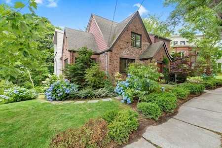 15 Jordan Rd Brookline, MA 02446