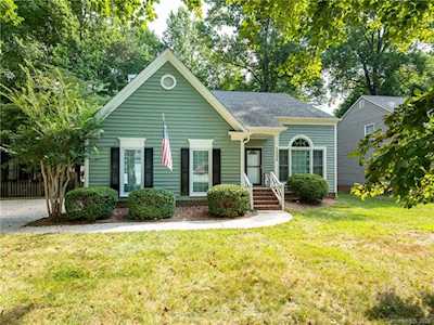 12524 Angel Oak Dr Huntersville, NC 28078
