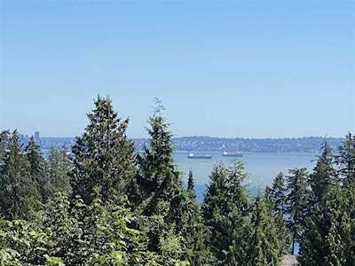 4708 Meadfeild Place West Vancouver, BC V7W 2Y2