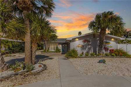 2504 Bayshore Dr Belleair Beach, FL 33786
