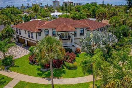 817 Bruce Ave Clearwater Beach, FL 33767