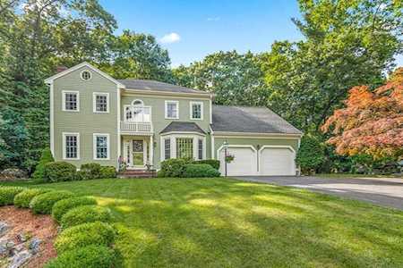 57 Hammersmith Dr Saugus, MA 01906