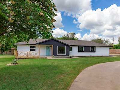 1501 Black Bear Dr Manchaca, TX 78652