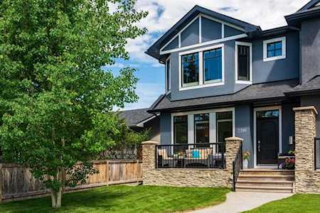 2116 53 Ave SW Calgary, AB T3E 1K8