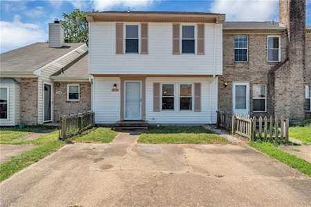 717 Wolftrap Ln Virginia Beach, VA 23462