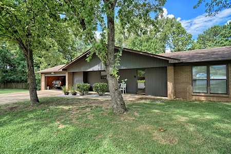 201 Wisteria Court Russellville, AR 72801