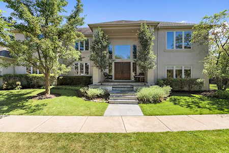 899 Bristol Dr Deerfield, IL 60015