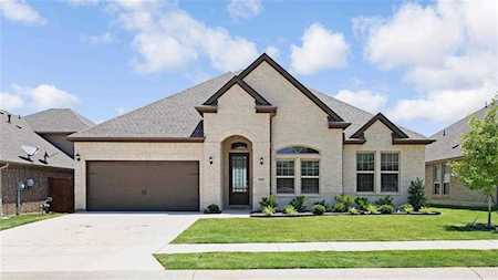 1009 KETTLEWOOD Drive Justin, TX 76247