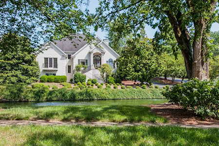 28 Whitworth Blvd Nashville, TN 37205
