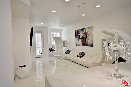 6515 La Mirada Avenue Los Angeles, CA 90038