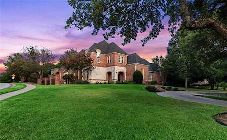 1605 Kings Court Southlake, TX 76092