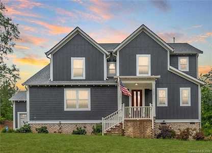 4249 Island Fox Ln Denver, NC 28037