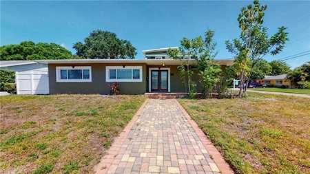 1197 NE 38th Ave St Petersburg, FL 33704
