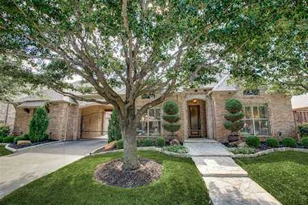 8005 RUSHING SPRING Drive North Richland Hills, TX 76182