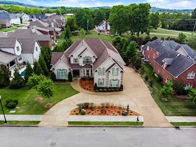 1004 Harlequin Blvd Hendersonville, TN 37075