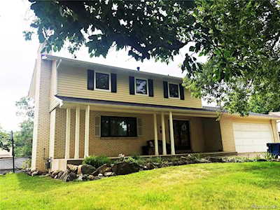 7054 S E Spruce Dr Centennial, CO 80112