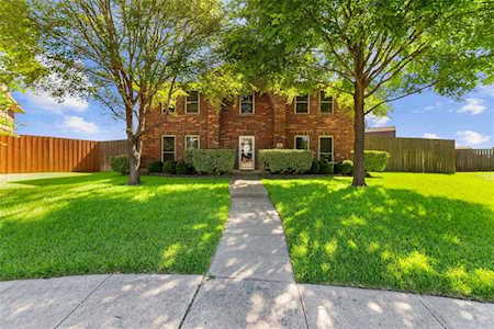 1818 Summer Glen Court Allen, TX 75002