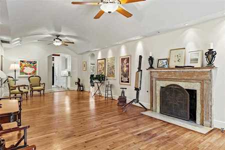 1505 El Campo Dallas, TX 75218