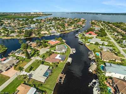 961 N Waterway Dr Fort Myers, FL 33919