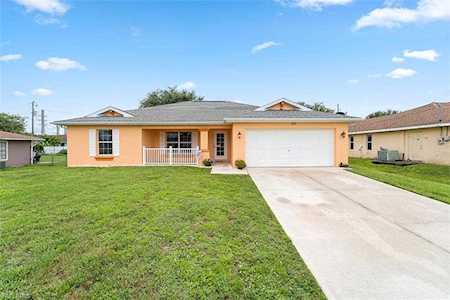 2313 NE 23rd Place Cape Coral, FL 33909