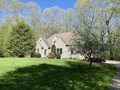 35 Stoneybrook Rd Charlton, MA 01507